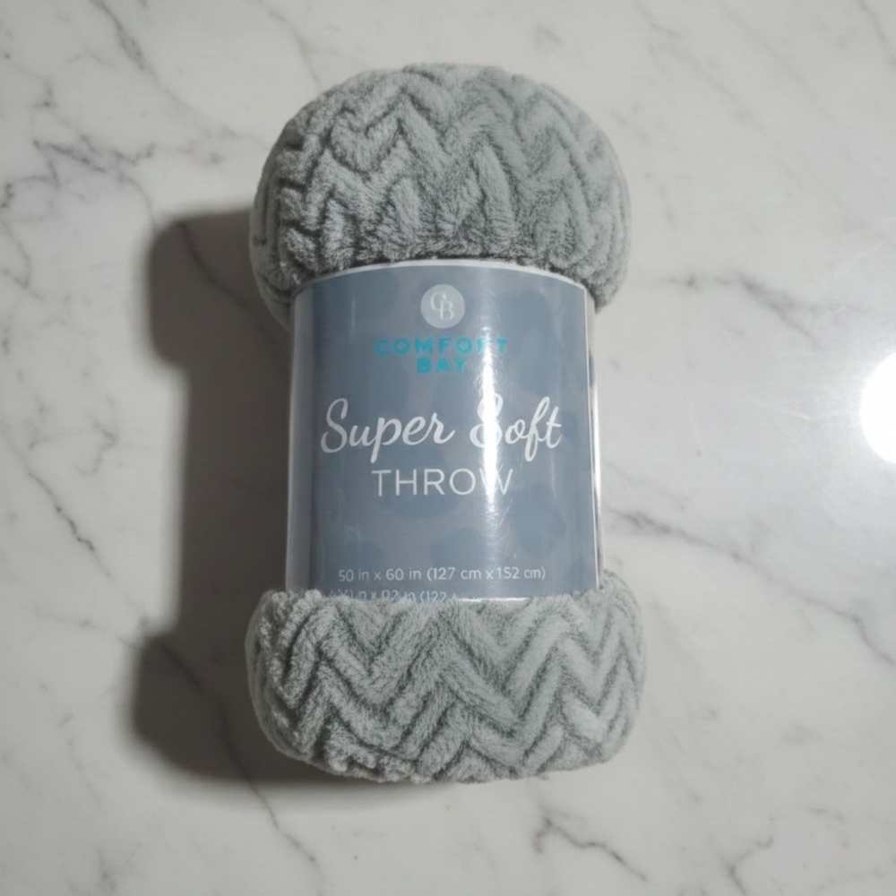 Comfort Bay Plush Gray Throw Blanket - Picture 1 of 1